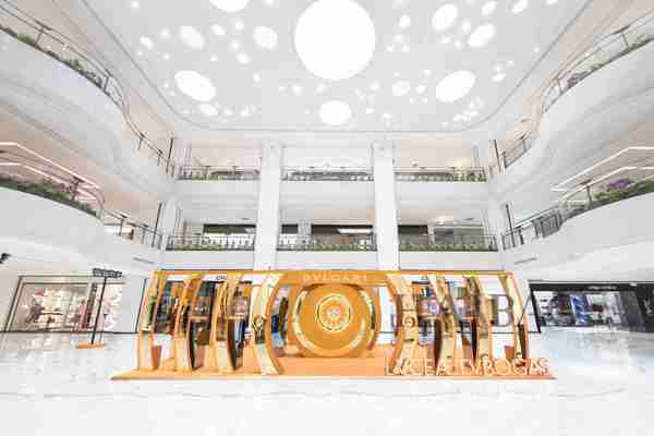 宝格丽 (Bulgari) LVCEA Tubogas光环腕表展