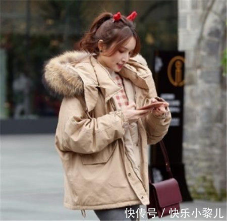  肤白■街拍：貌美肤白的小姐姐，大长腿十分亮眼，养眼又好看