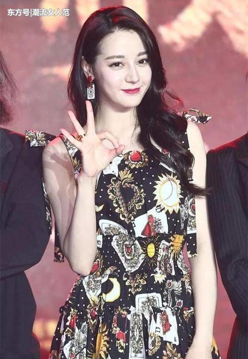 26岁热巴撞上26岁杨紫，网友：美少女和大妈的差距一目了然