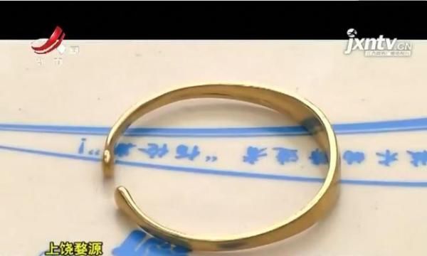 婺源：游客金镯掉湖中 工作人员打捞4天寻回 游客：真最美乡村