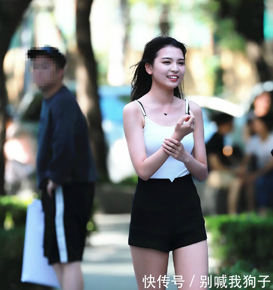 街拍，这些美不胜收的长腿妹子们，你值得收藏