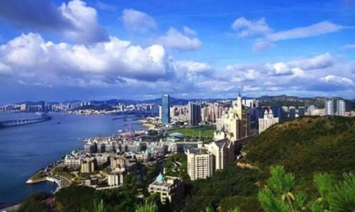 中国“最强”的两座二线城市，名气大过新一线，成为旅游胜地