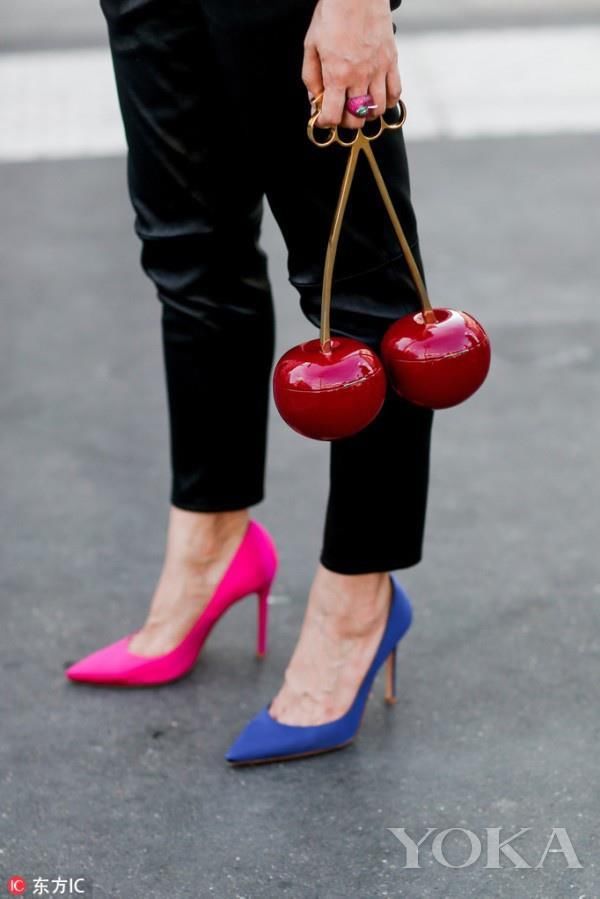 被食物迷惑的迪丽热巴告诉你，被食物迷惑也能美美哒~