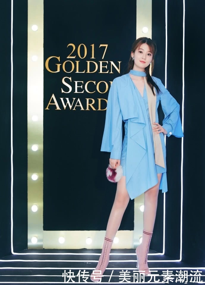 乔欣太大胆了！连衣裙穿得只能遮住重点，连站着都那么尴尬！