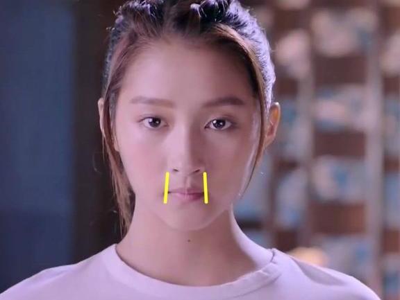 全脸都可素颜，唯独唇妆不能卸？关晓彤的嘴型到底有什么BUG?
