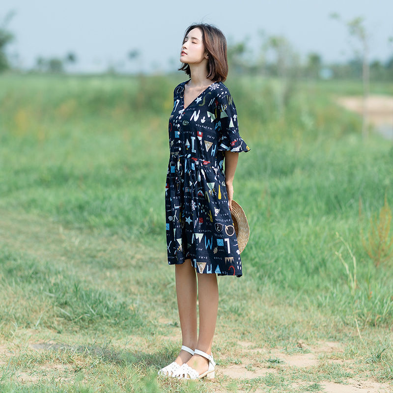 这么热的天!你还不秀身材吗，满满心机的气质裙，你不看看吗