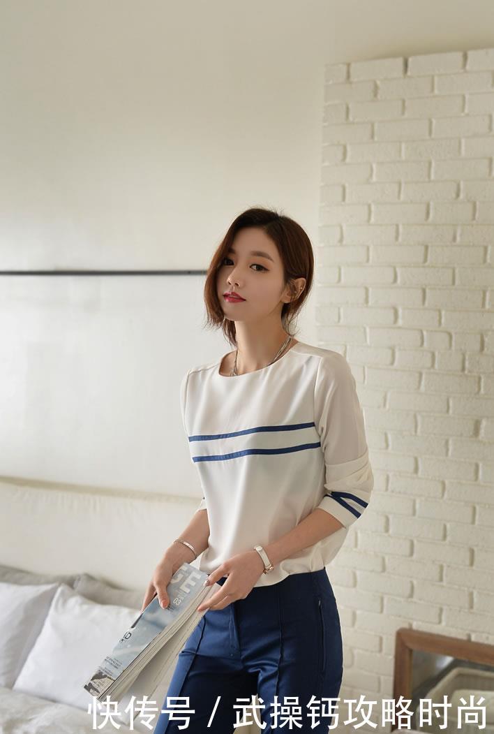 肉丝高跟搭的配小西裤,魔鬼身材颜值爆表,女神展现不一样性感!!