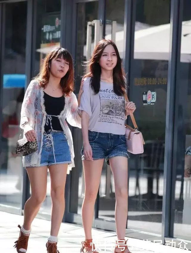 街拍：图2紧身裙小姐姐，图3露脐装小LOLI，图6超大号热裤女神！