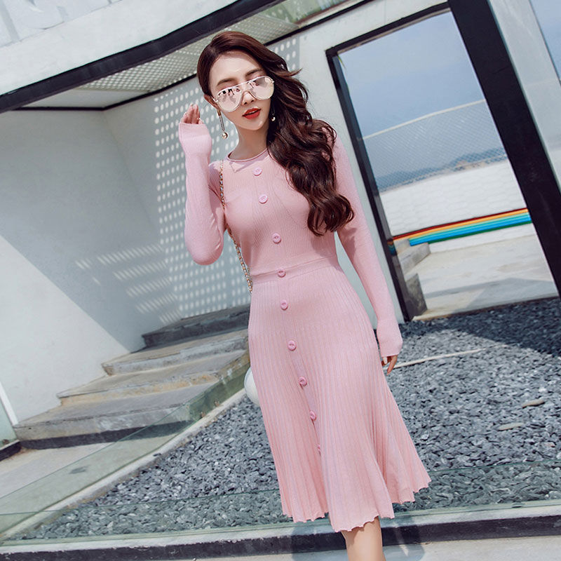 立秋,令你怦然心动的连衣裙+裸鞋靴子,高贵优雅,美得不可一世