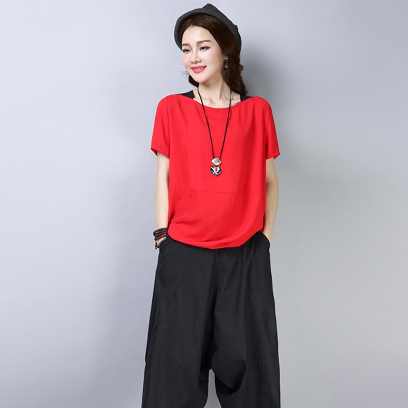 办公室女人穿衣确实很讲究，穿“流氓衫”搭配短裤，让人触目惊心