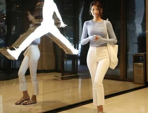 打底裤使腿部的比例看起来和谐，充满了美感！