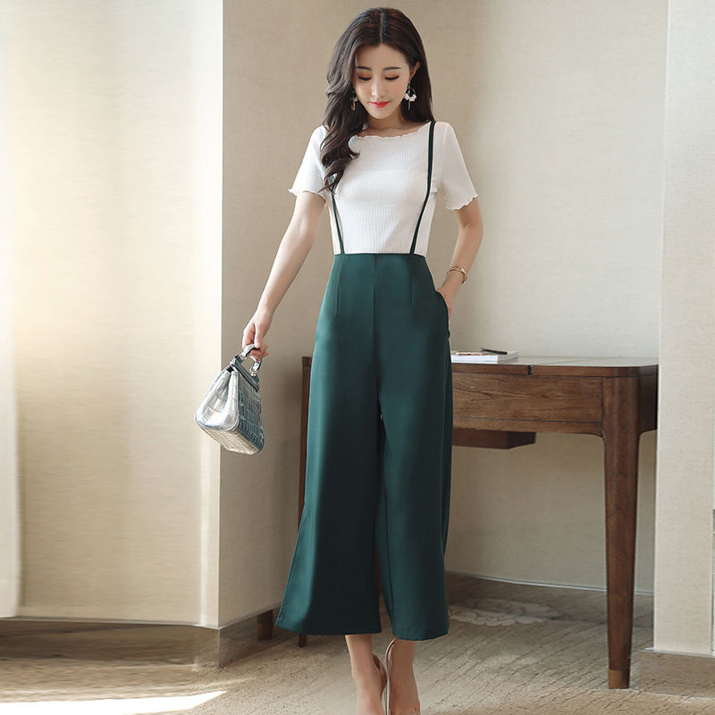 今秋已经不流行穿短裤了，看看下面这背带裤，美得无与伦比