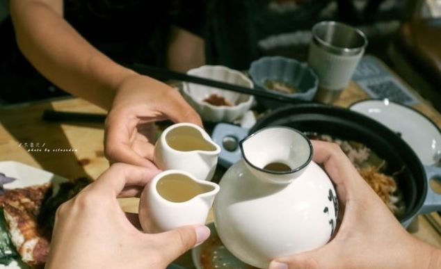 20元5红包接龙群规则居然有一家全是猫的餐厅,旅客:这怎么用饭!却仍然座无虚席