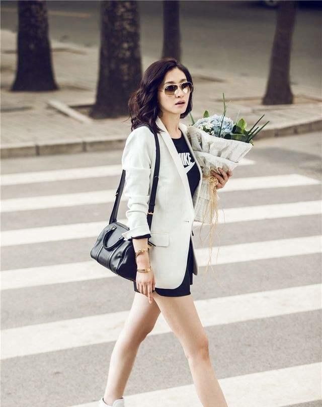  女人：这些“冻龄”女人，不是装嫩是真嫩，又美又精致