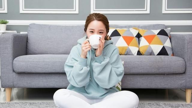  「表现」女人衰老的6个表现，30岁后有2个以上，说明已开始变老