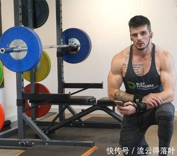 体重215斤的肥仔，因为父亲一句话，3个月减肥82斤，变成肌肉男