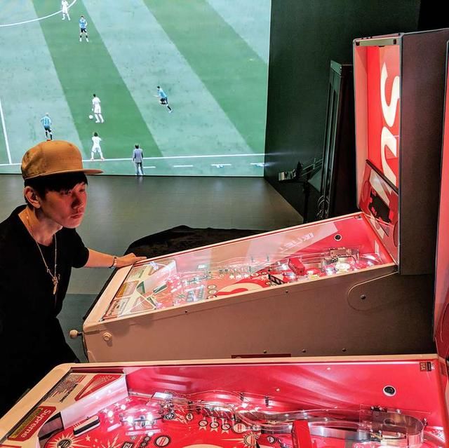 除了 Supreme 弹珠机还有什么？JJ 林俊杰近期上身潮物汇总