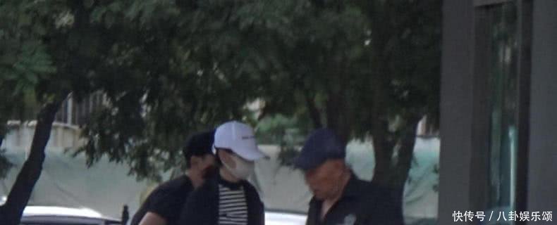 赵丽颖被曝停工怀孕三个月, 工作人员否认, 粉丝大怒