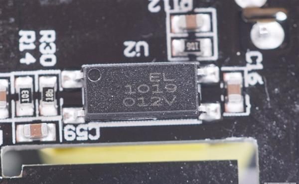 云星电子|三口USB+27瓦快充 米家插线板拆解:用料精细