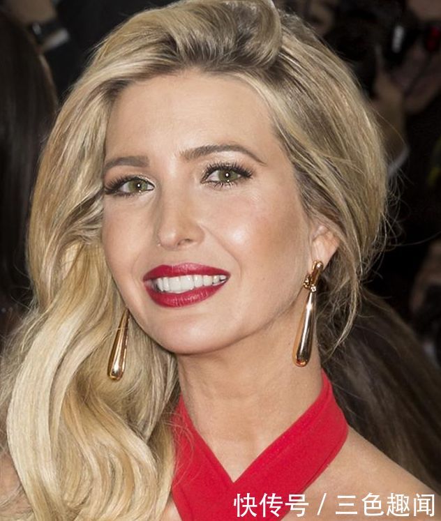 伊万卡爱上红色紧身衣 凸显傲人腰线，旁边弟弟霸道总裁范太抢镜