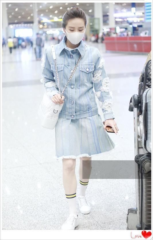 本以为刘诗诗穿牛仔装够嫩的了，但看到毛晓彤这效果，我沉默了!