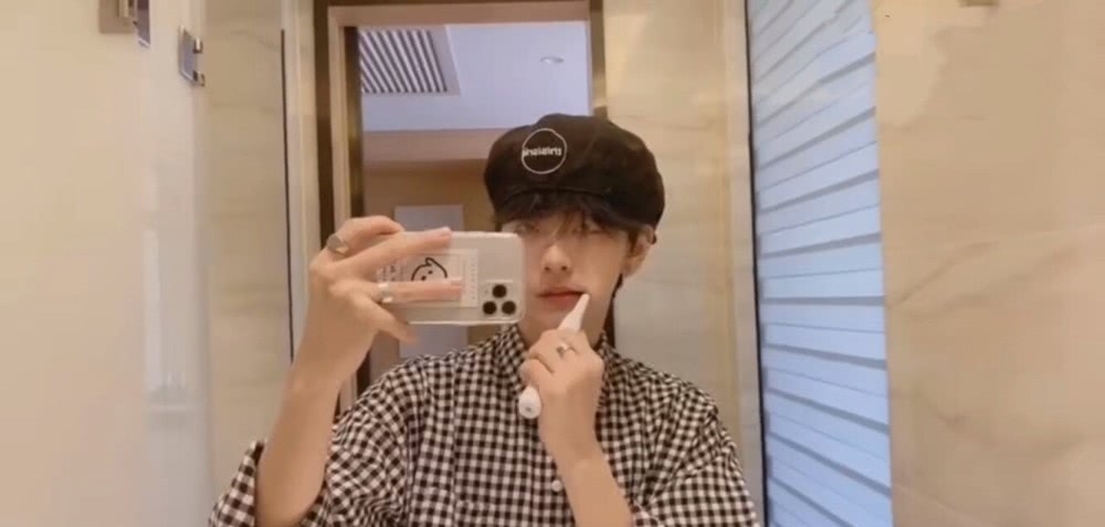  刘梦：杨幂公司新签艺人刘梦，撞脸李钟硕傻傻分不清，没想到还是个女孩