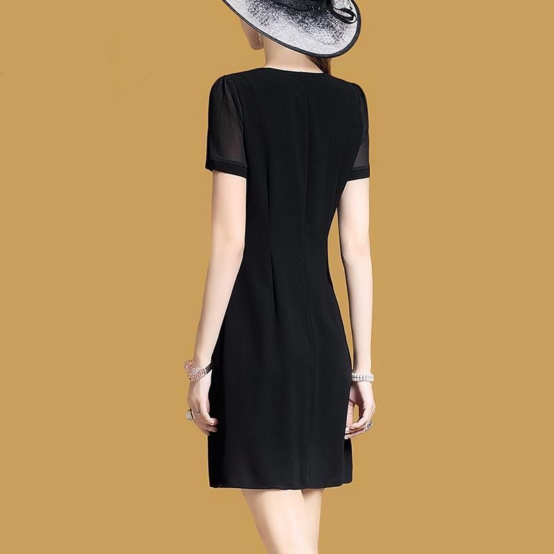 四十岁女人穿衣别太随意，包臀一步裙，让你风韵犹存还气场十足