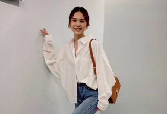  【些比较】衬衫这么搭配很时尚，时髦女郎一定要领教，这么穿就对了