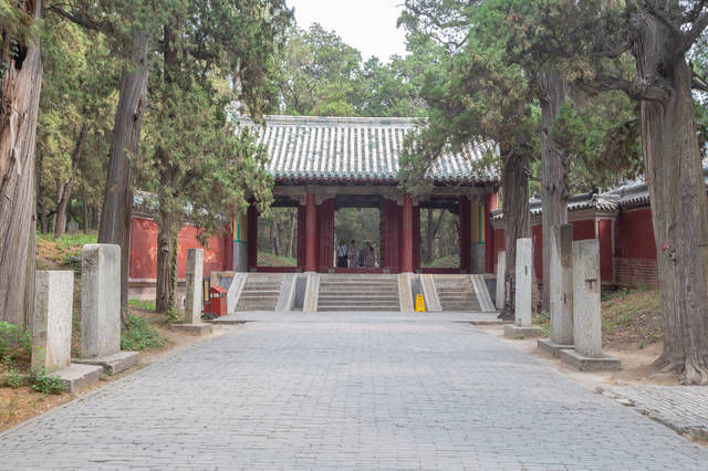  [时间]世界上延续时间最长的家族墓地，就在山东，占地3000多亩