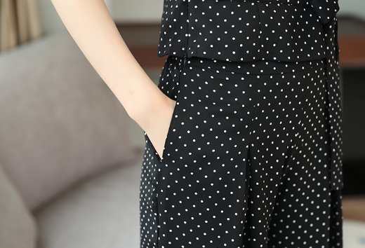 小个子女人千万别穿黑裤子，尝试下裤裙，1米5也能穿出高个气场