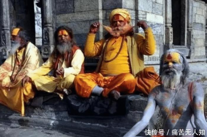 尼泊尔“苦行僧”修行有多苦?有人60年未出家门,每天只冥想睡觉