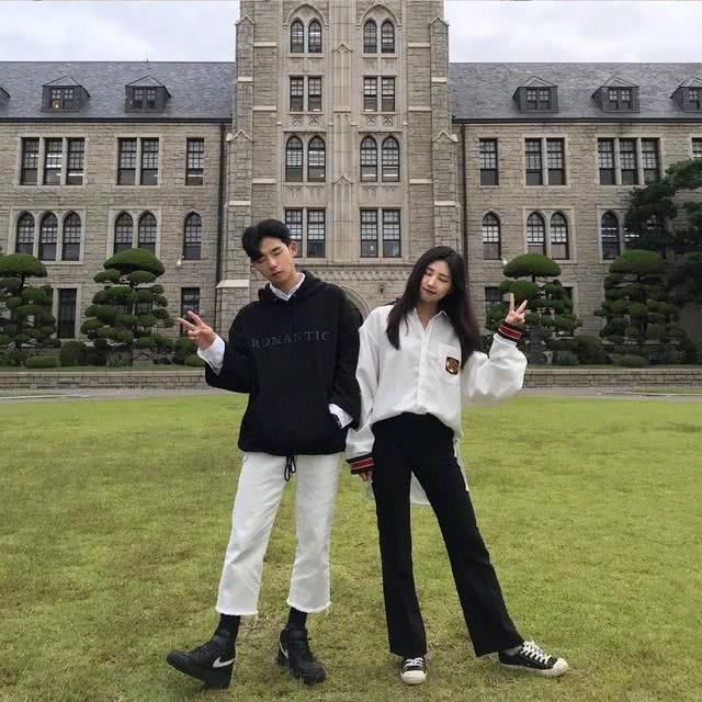  『下搭一』私藏的9套情侣装，款式简单却显高级感，男生快分享给你女朋友