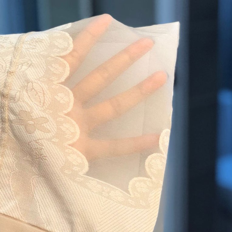 让女人无法抗拒的“皮筋丝袜”，性感又撩人，女人味十足，贼弹力