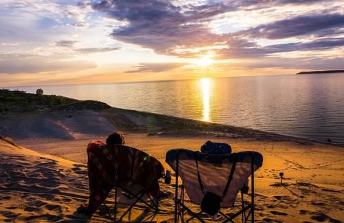 退休之后，买辆房车自驾游，到底好不好？