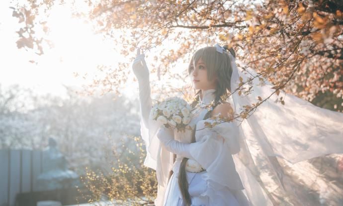 小咖哈哈哈哈:洛天依花嫁cos:我想成为你的新娘,你愿意吗?