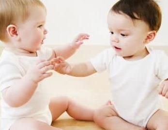 孩子爱动手打人只不过是这个原因,人性本善都