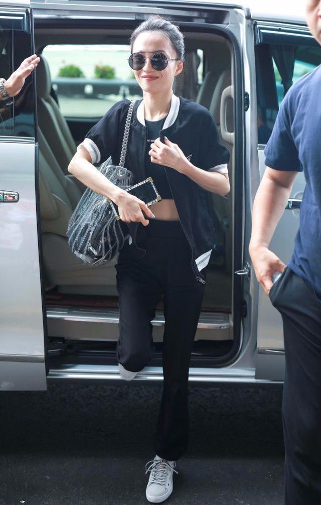 张韶涵穿短裤实在太瘦了，爱豆：要记得多吃饭啊！