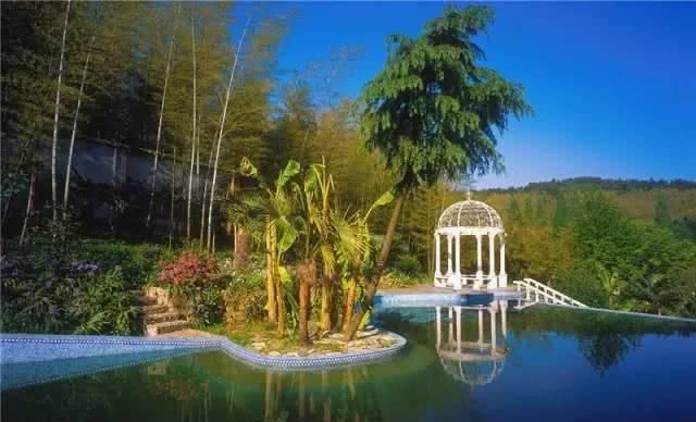 66岁大叔，8年时间打造出了中国最美私家花园，让人叹为观止！