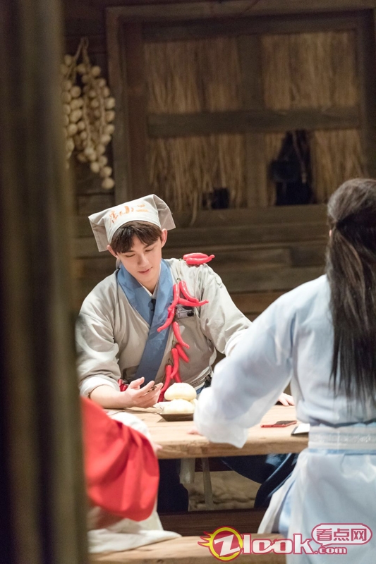 吴磊我是大侦探首期获胜 熊孩子化身皮皮磊