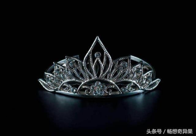 心理测试：哪款皇冠的设计最时尚？测测你是不是素颜女神