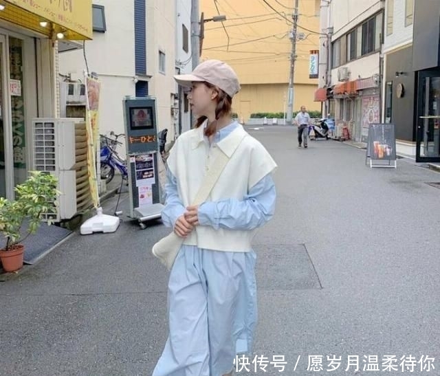 『想不到』年纪不上不下太难堪,一招教你缩小亲姐姐,想不到针织马甲那么显年轻