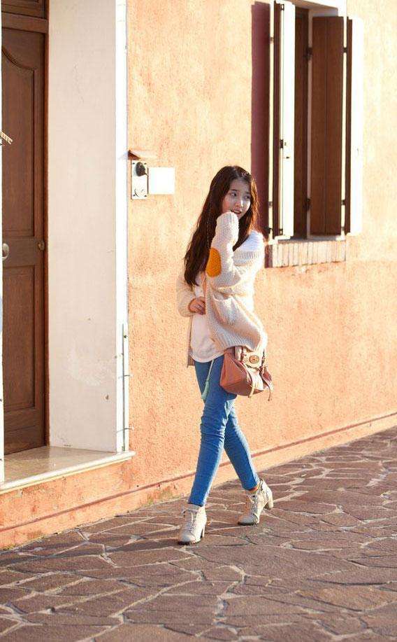 时尚穿搭：紧身裤洋气更美腻，勾勒出你婀娜多姿的曲线！