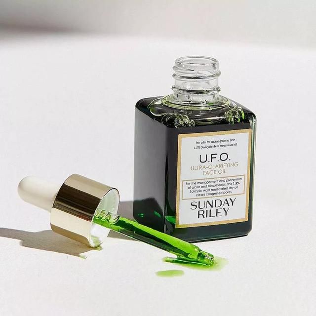 童颜杨蓉护肤全靠“以油克油”？加上这一步，秋冬护肤才算完整！