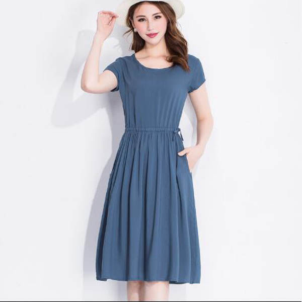 媳妇穿着这身棉绸裙，出门没人喊阿姨，让她偷着乐，确实洋气好看