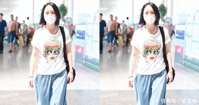 周迅真会穿！这么宽的裤子配条T恤太个性，网友44岁就该这么穿