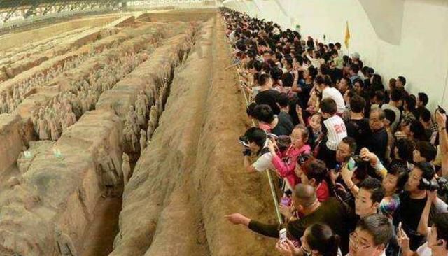 花120元给兵马俑“表演阅兵”，这可亏大了！游客: 开心最重要！