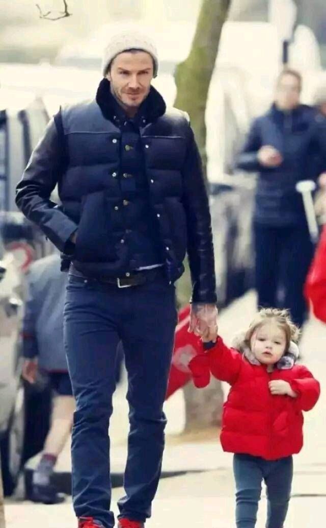  『引发』高跟鞋、奶嘴、穿高跟鞋的小七以及引发网友评论，好莱坞宝贝备受关注