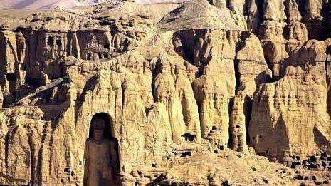 欣赏国内外的8座大型石雕,令人惊叹的是一种气势!