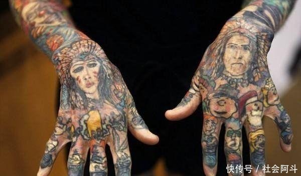 ?女孩将自己全身纹满纹身，不为追求潮流，原因却让所有人同情