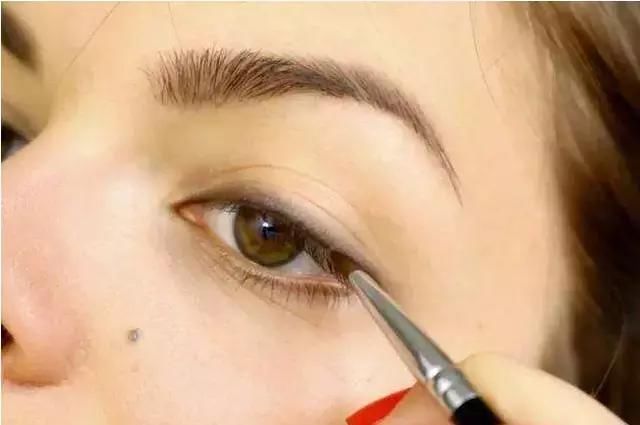 10分钟教你画素颜妆,好看又容易上手